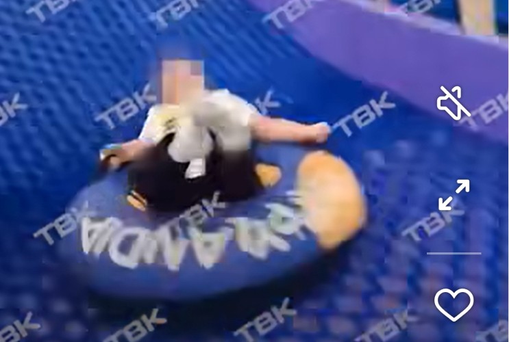 Девочка из Красноярска получила перелом позвоночника в детском центре Братска