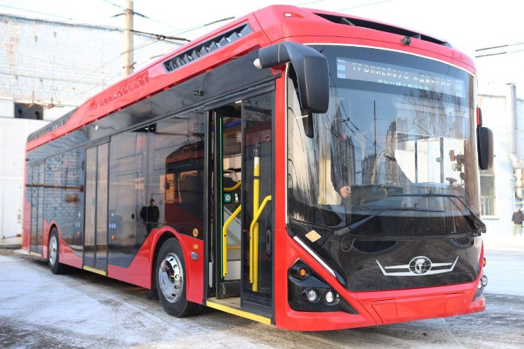 Иркутск первым в России получил уникальный троллейбус «Адмирал»