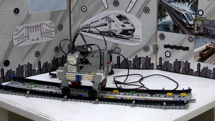 Юные инженеры показали свои разработки на «Робосибе» в Иркутске