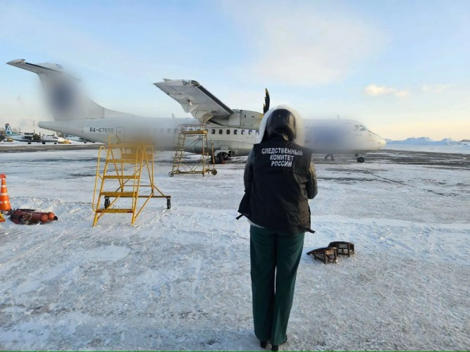 Самолёт Иркутск-Бодайбо вернулся на место стоянки из-за неисправности