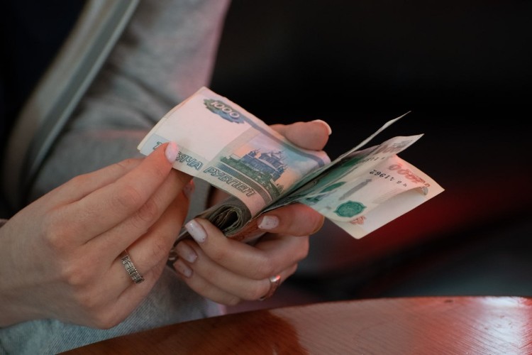 Выплату при рождении ребёнка в прошлом году получили 18 тыс. семей Иркутской области