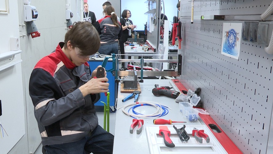 Чемпионат по профмастерству в новом направлении "Цифровой электропривод" прошёл в Иркутске