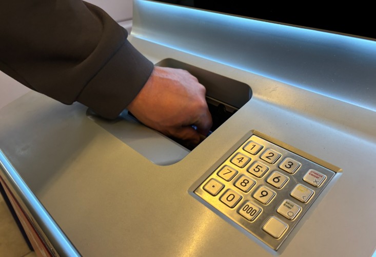 Около 630 миллиардов рублей хранят жители Приангарья в банках