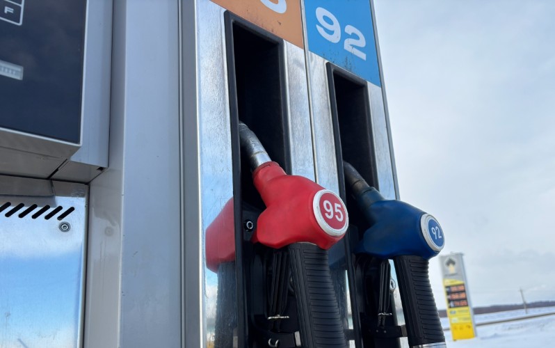 Стоимость литра АИ-95 перешагнула отметку в 67 рублей в Братске