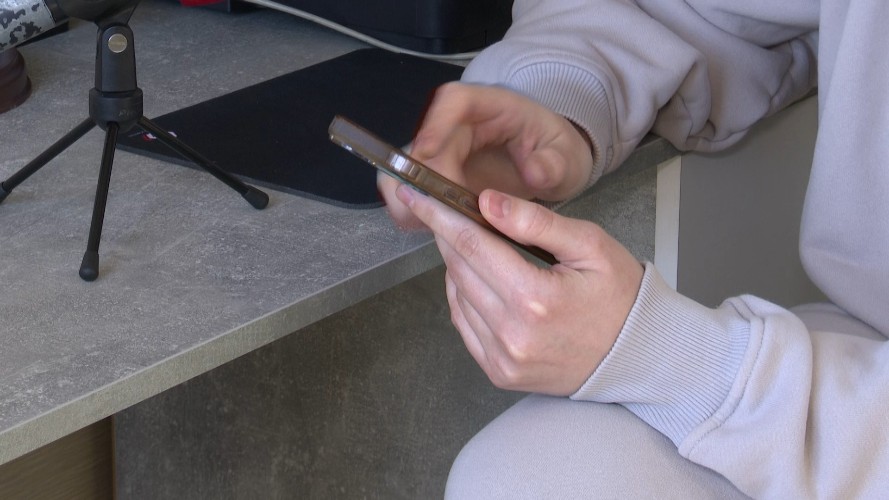 Мошенники обвинили 86-летнюю жительницу Мегета в измене Родине и выманили 170 тыс. рублей