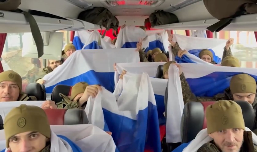 Двое бойцов из Иркутской области вернулись из украинского плена