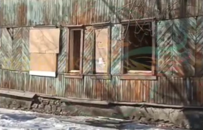 Расселённый дом в Усолье-Сибирском привлёк внимание прокуратуры