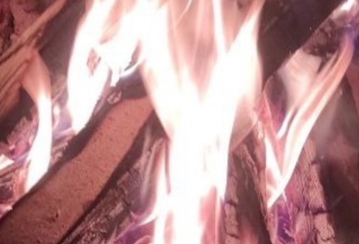 Виновника пожара на кладбище в Ангарске доставили в больницу с переохлаждением