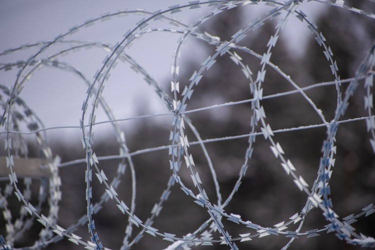 За долги по алиментам иркутянин отправился в колонию-поселение