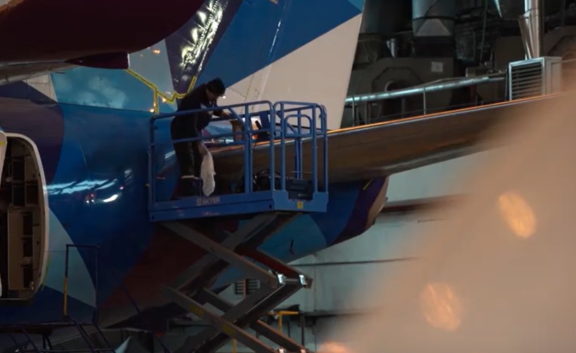 Крупнейший за Уралом авиационный ангар открыли в Красноярске