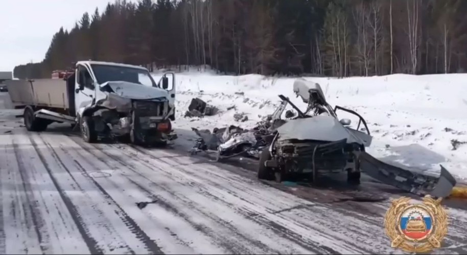 Два человека погибли в лобовом столкновении на трассе в Братском районе