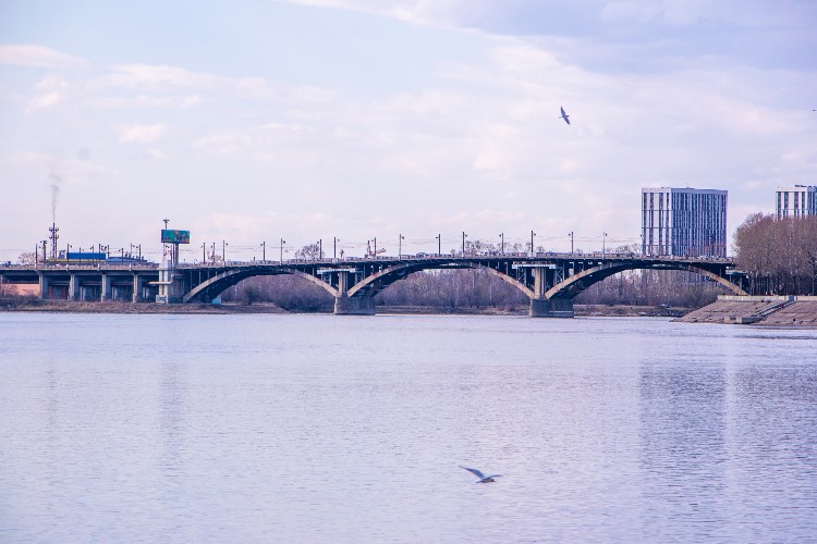 Транспорту тяжелее 3,5 тонн запретят ездить по Глазковском мосту в Иркутске с 23 марта