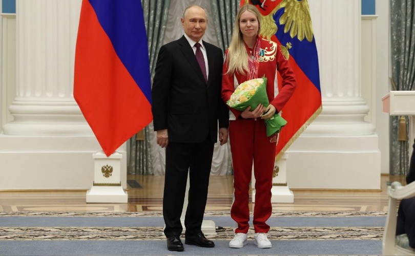 Владимир Путин вручил орден Дружбы уроженке Байкальска Варваре Ворончихиной