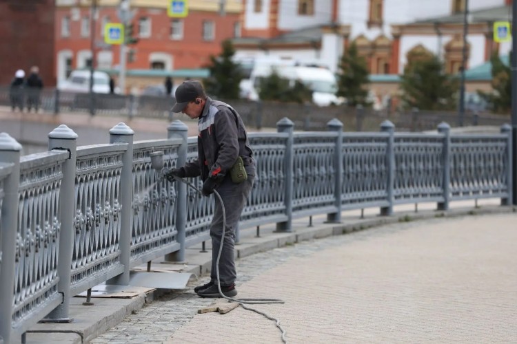 Уборка, покраска, ямочный ремонт и обрезка деревьев ждёт Иркутск после зимы