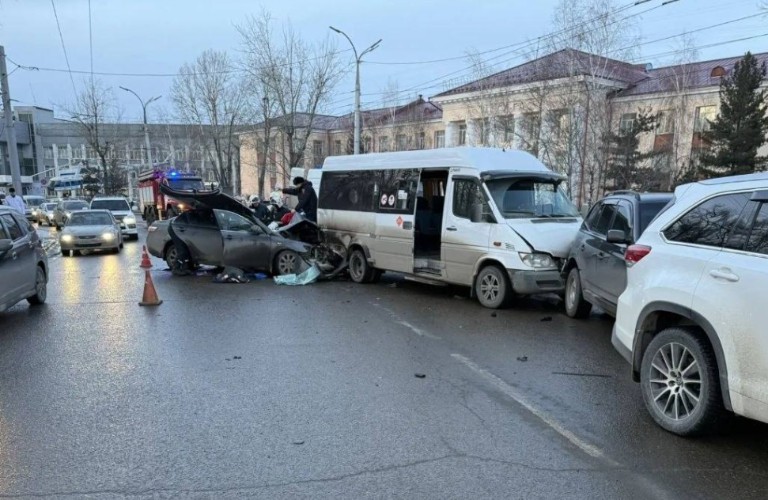 Один человек погиб и 21 пострадал за неделю на дорогах Иркутска