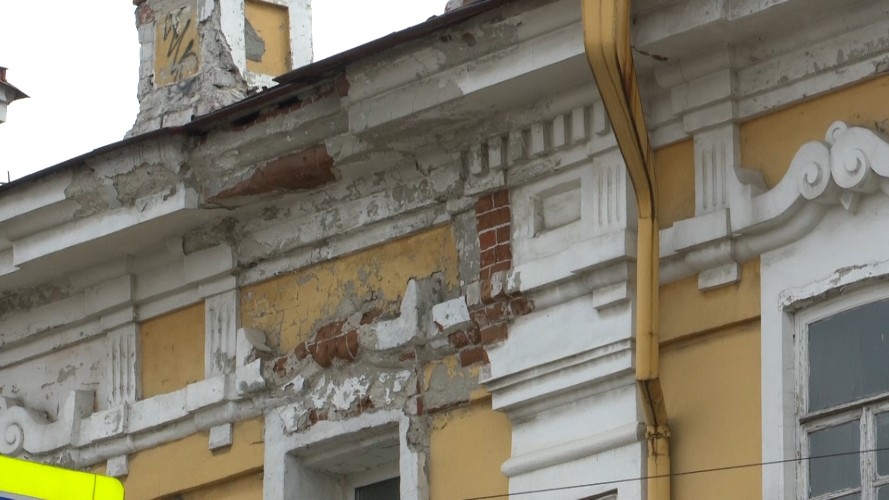 Часть фасада усадьбы Пахолкова и Кравца обрушилась в центре Иркутска