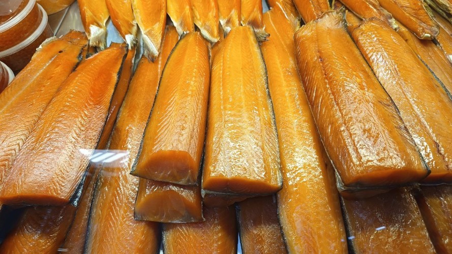 Иркутская область стала больше ввозить рыбы и масла, но меньше — сахара и колбасы