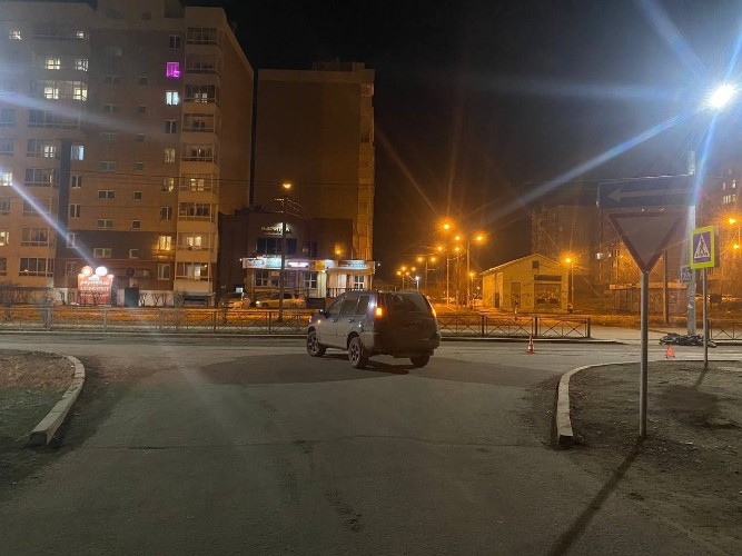 В Иркутске 17-летний мотоциклист без прав на встречке врезался в кроссовер