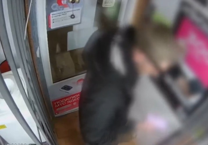 Айфон из ломбарда вынес 22-летний грабитель в Шелехове