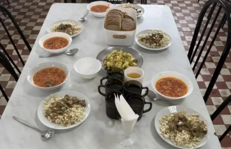 Детский омбудсмен Приангарья взяла под контроль ситуацию с питанием в Усольском кадетском корпусе