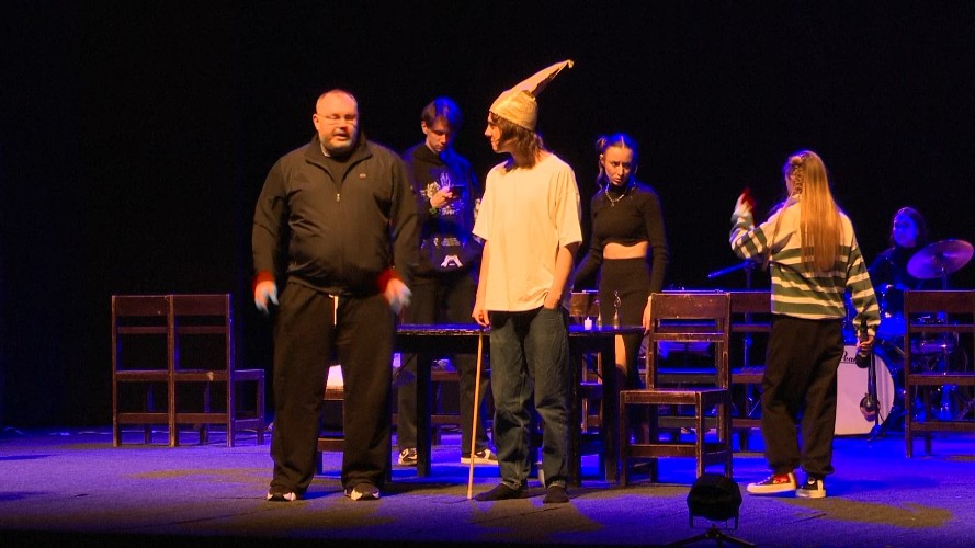 Выпускники ГИТИСа из России, Германии, Греции и Замбии привезли в Иркутск гастрольные спектакли