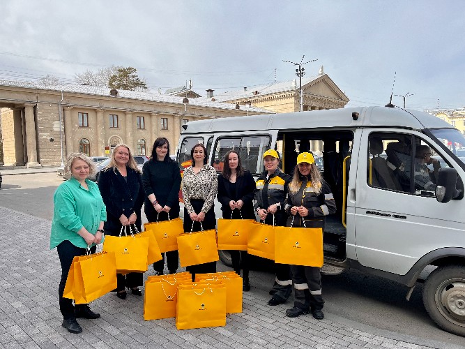 Концерт и подарки подготовили волонтёры для ветеранов в Ангарске