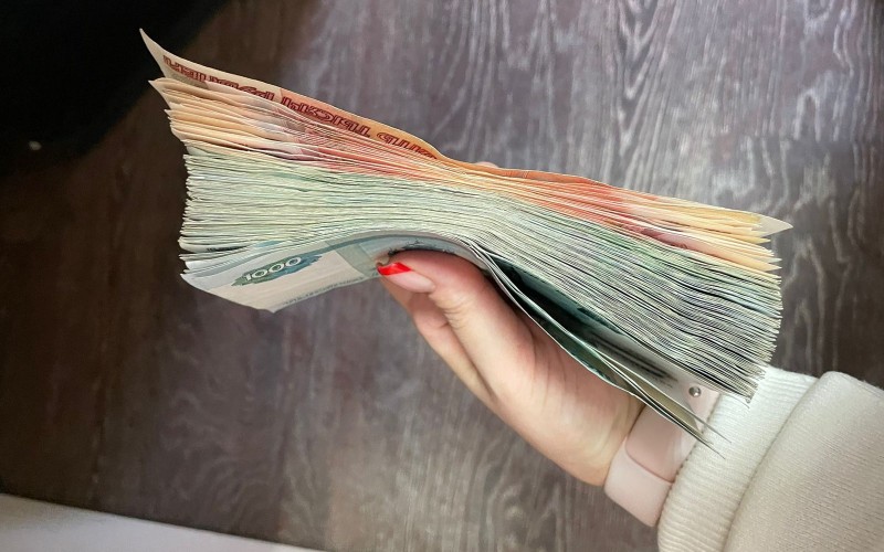 Жительница Заларей залила соседей и теперь должна им больше 160 тысяч
