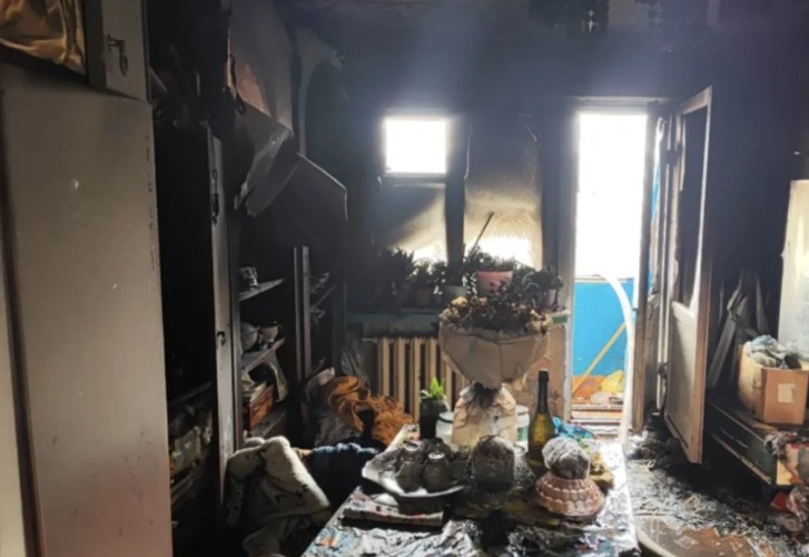 В Братске при пожаре в квартире пострадала 77-летняя женщина