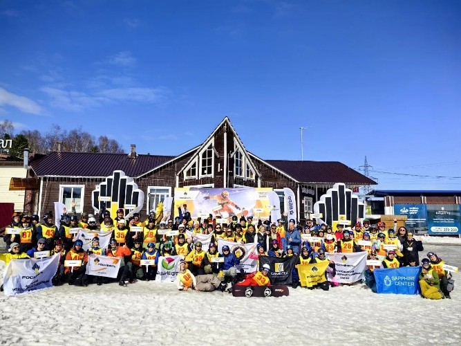 Почти 100 спортсменов со всей России приехали на турнир по сноуборду в Байкальске