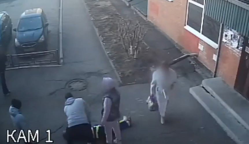 Полиция вычислила участников драки в Иркутске по видео из соцсетей