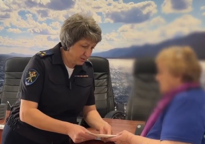 Полицейские вернули пенсионерке из Иркутска 125 тысяч, которые она сама передала мошенникам