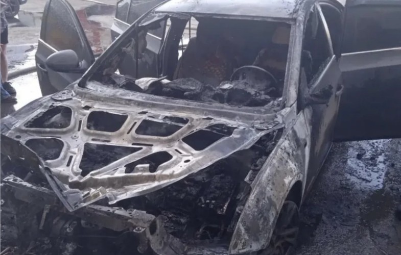 Две машины за одни сутки уничтожены огнём в Приангарье