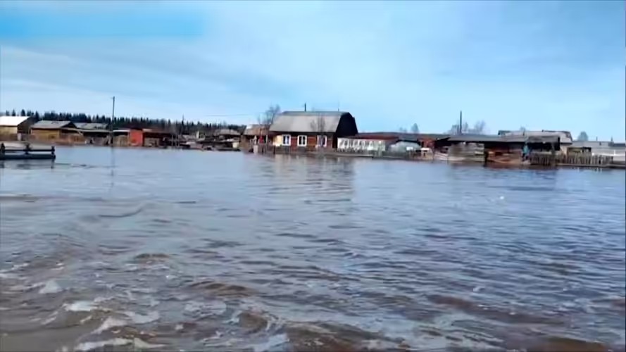 В Бодайбо начали заполнять систему водоснабжения  после новой коммунальной аварии