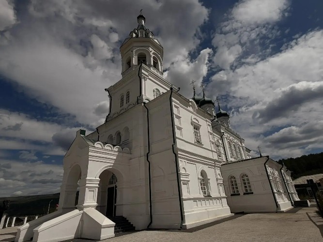 Реставрацию храма-памятника начала XX века завершили в Иркутской области