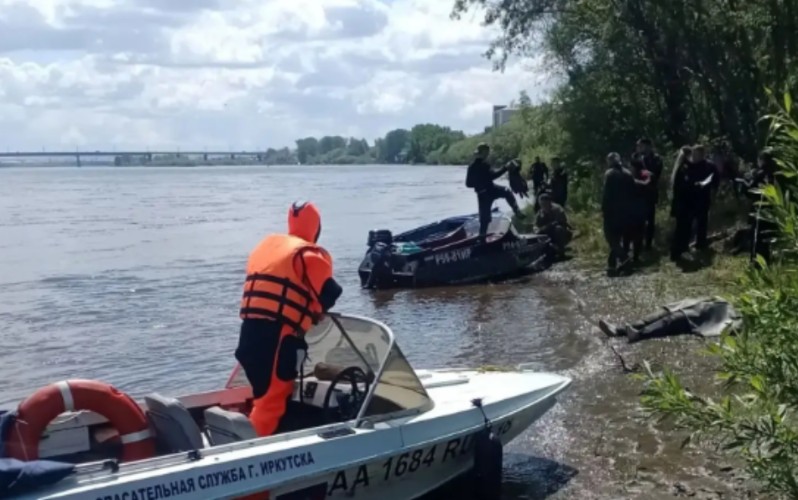 Пропажей ребёнка и смертью взрослого обернулось ЧП с лодкой в Иркутске