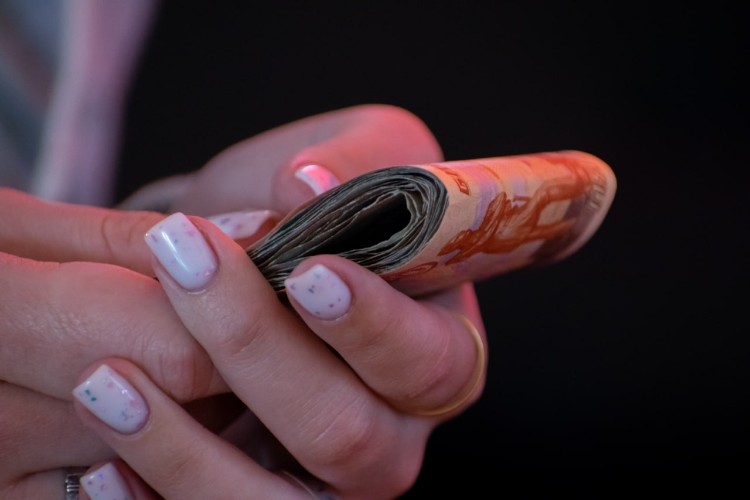 Сотрудница спортклуба из Братска отдала мошенникам почти 5 млн рублей