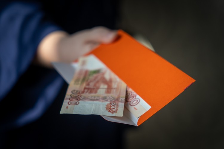 Начальника склада обвинили в получении подкупа на 1,4 миллиона рублей в Нукутском районе