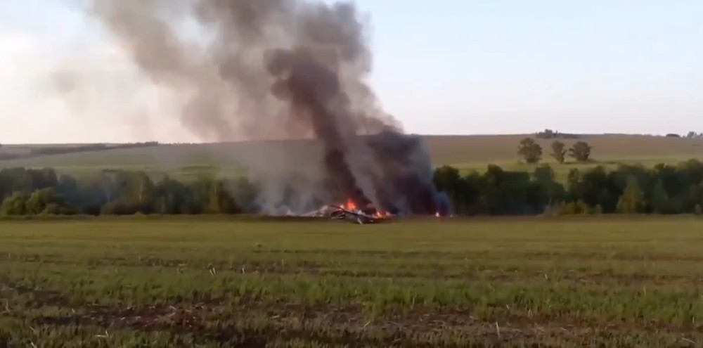 Лётчиков упавшего в Приангарье бомбардировщика уже доставили в больницу