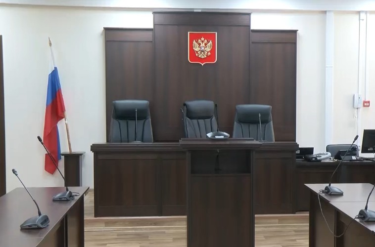 Мастера жилучастка будут судить по делу о гибели 5-летней девочки на горке в Свирске