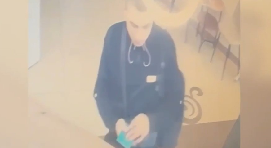 Иркутские полицейские помогли задержать курьера мошенников в Архангельске