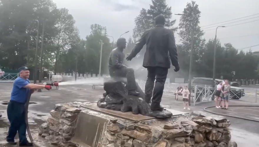 Памятник Высоцкому и золотопромышленнику Туманову откроют в Бодайбо