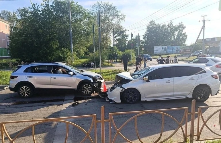 Трое детей пострадали в массовом ДТП в Усолье-Сибирском