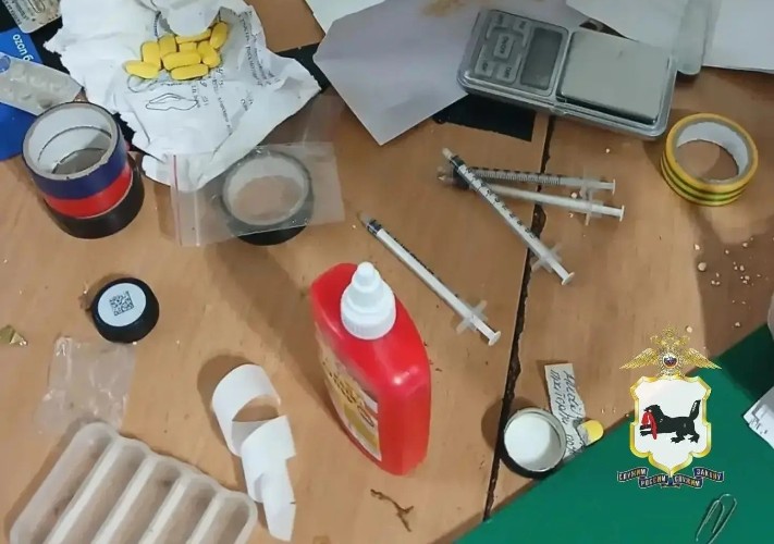 Пару из Ангарска задержали за хранение крупной партии амфетамина