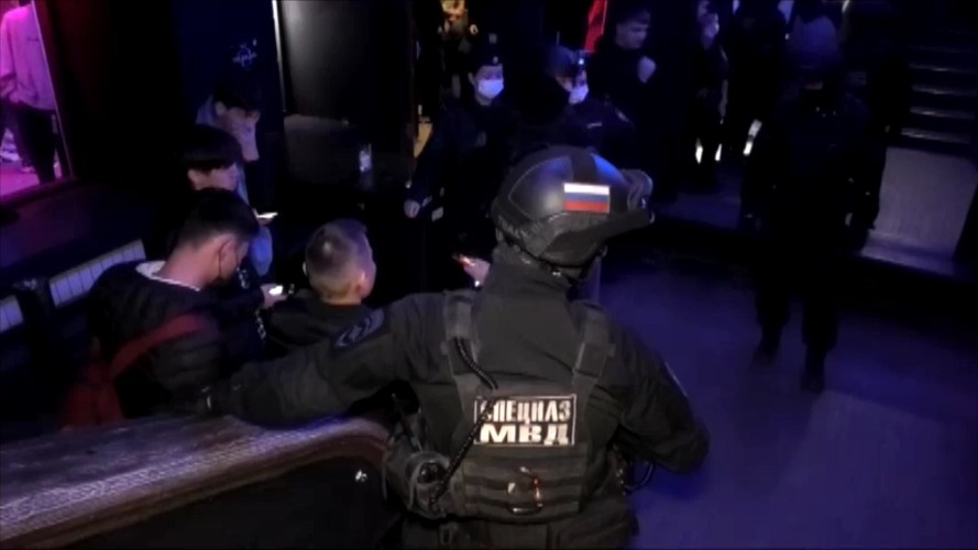 Почти 3,5 тысячи родителей оштрафовали за ночные прогулки детей в Иркутской области