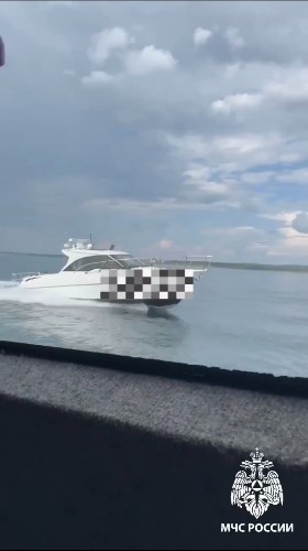 Судоводитель попытался скрыться от инспекторов ГИМС на Иркутском водохранилище