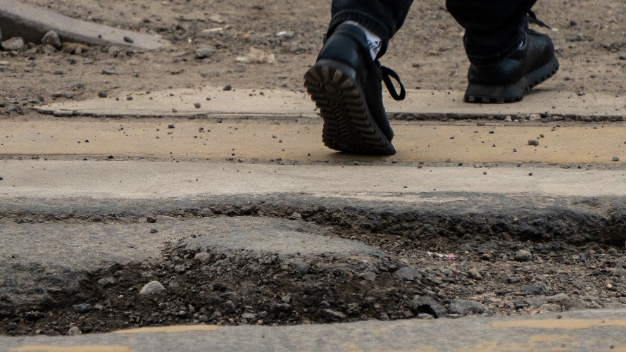 В Шелехове приостановили ямочный ремонт дорог из-за нехватки денег