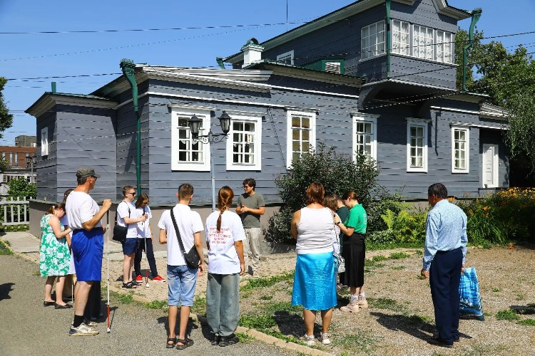 Инклюзивное путешествие в XIX век совершили 30 жителей Иркутска