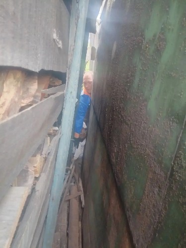 В Ангарске спасли застрявшего между двумя постройками малыша