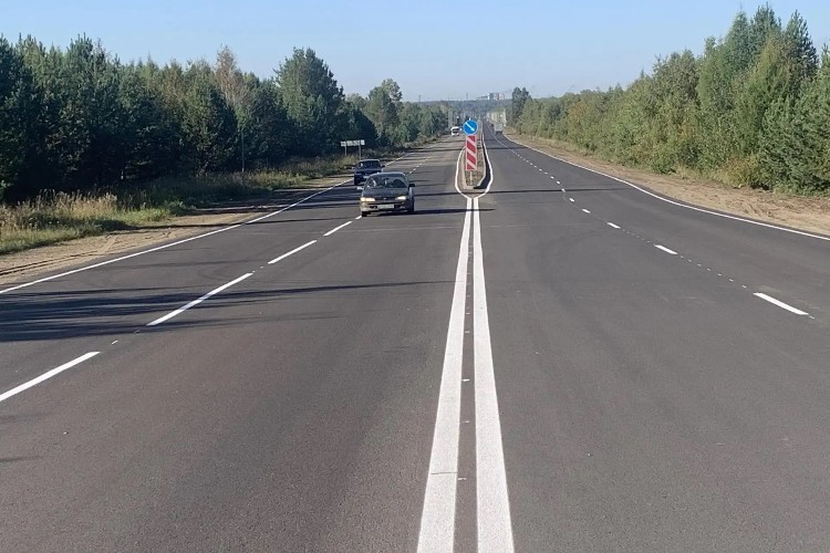 В Саянск стало удобнее добираться: подъездную дорогу в город отремонтировали