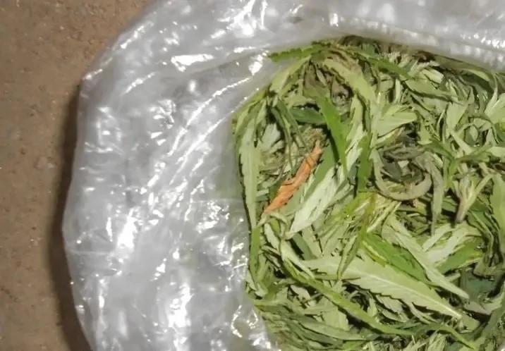 Двух мужчин с марихуаной задержали на станции Иркутск-Пассажирский